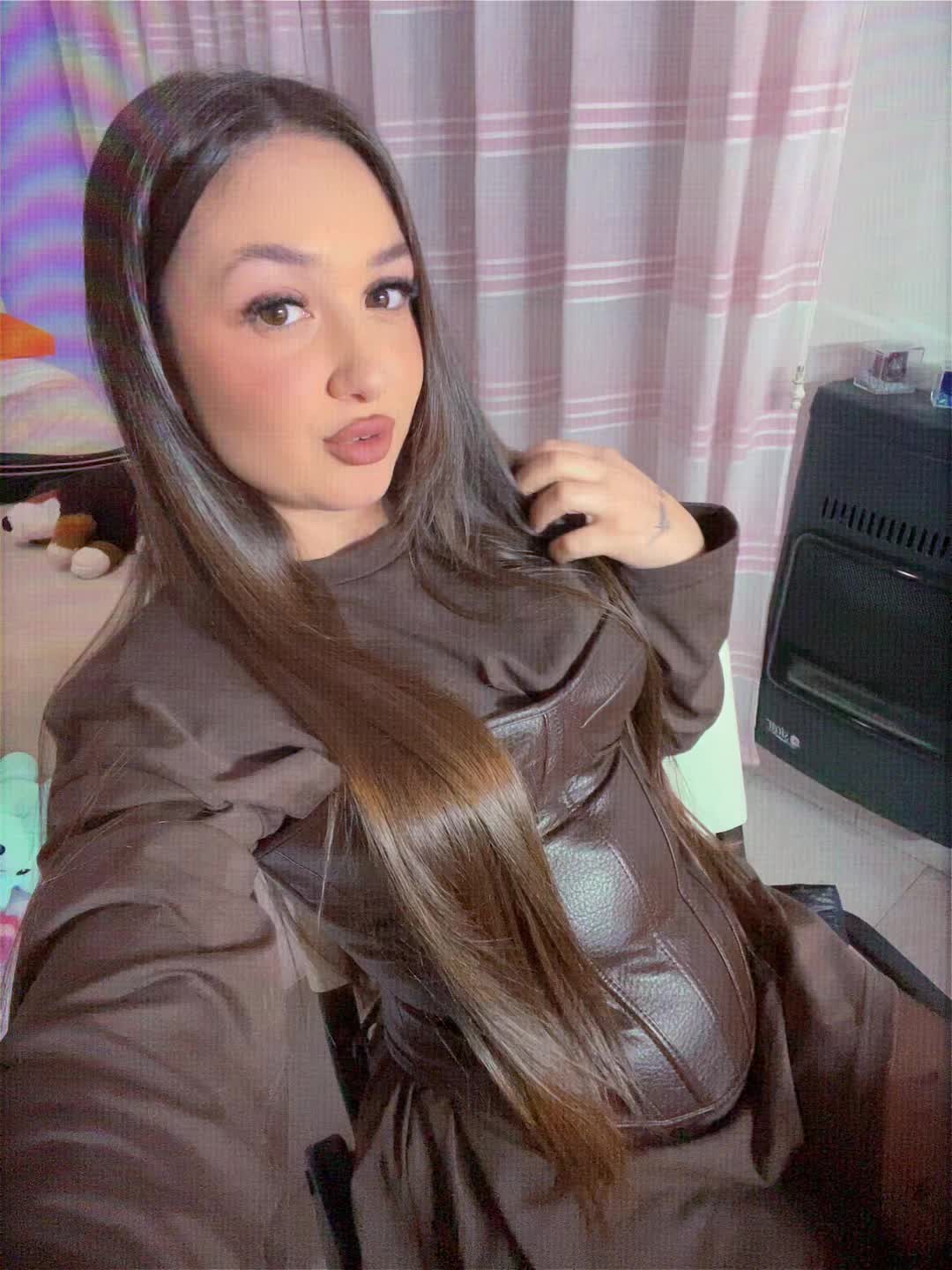 @noemifavara_