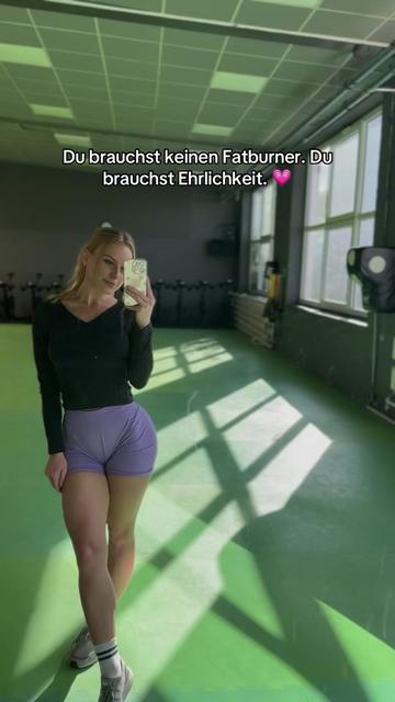 @celinastr_