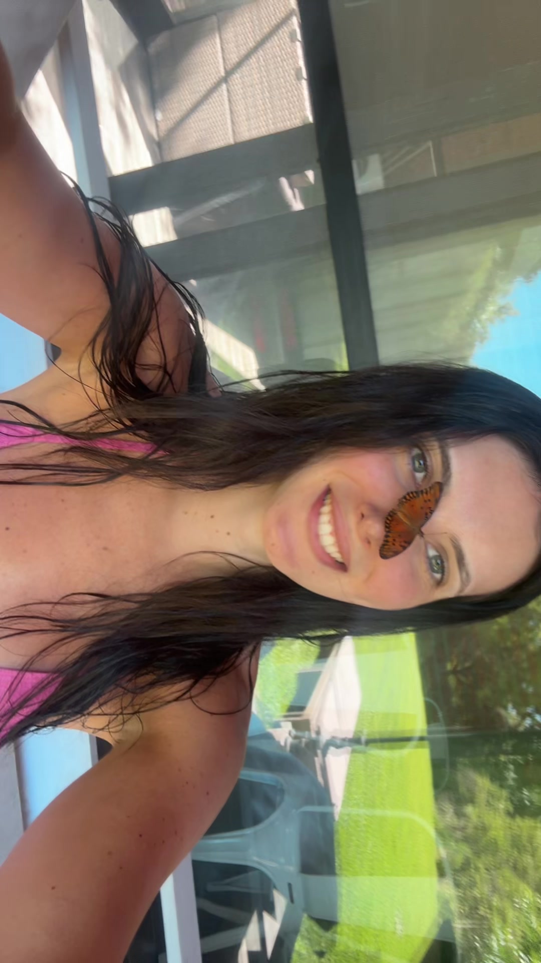 @vickyllana_
