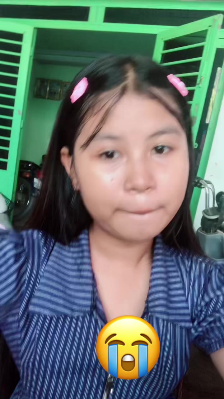 @ស្រីតាក្មេងខ្ជូត