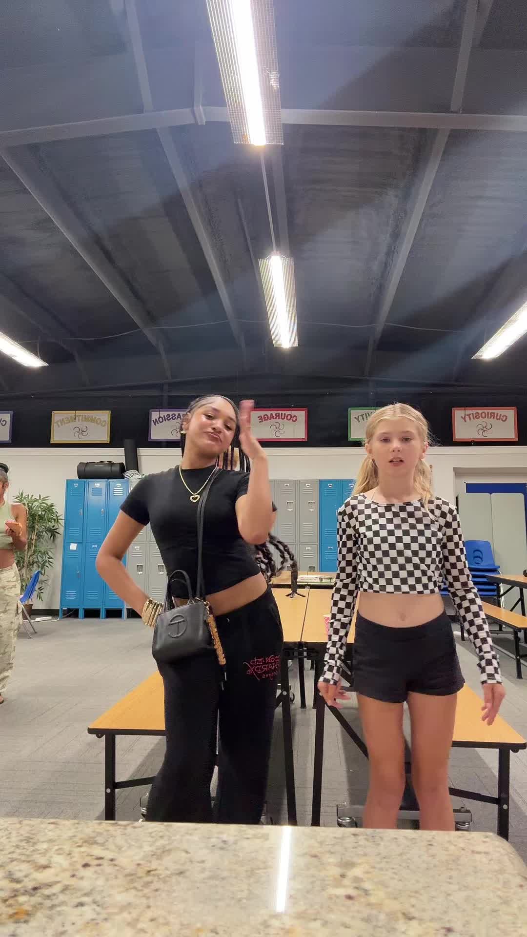 @LaciLou