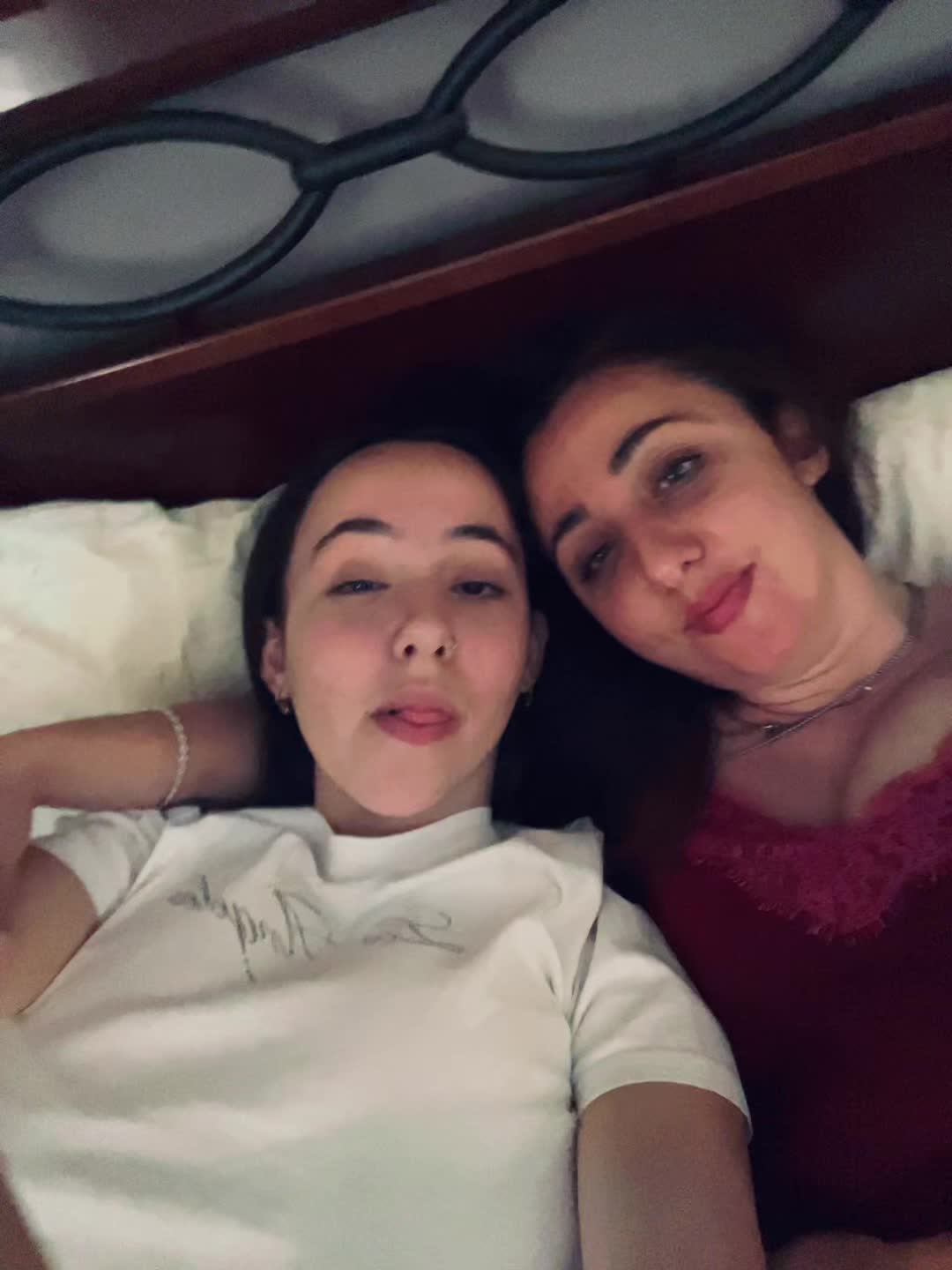 @👩🏻&zwj;🦱