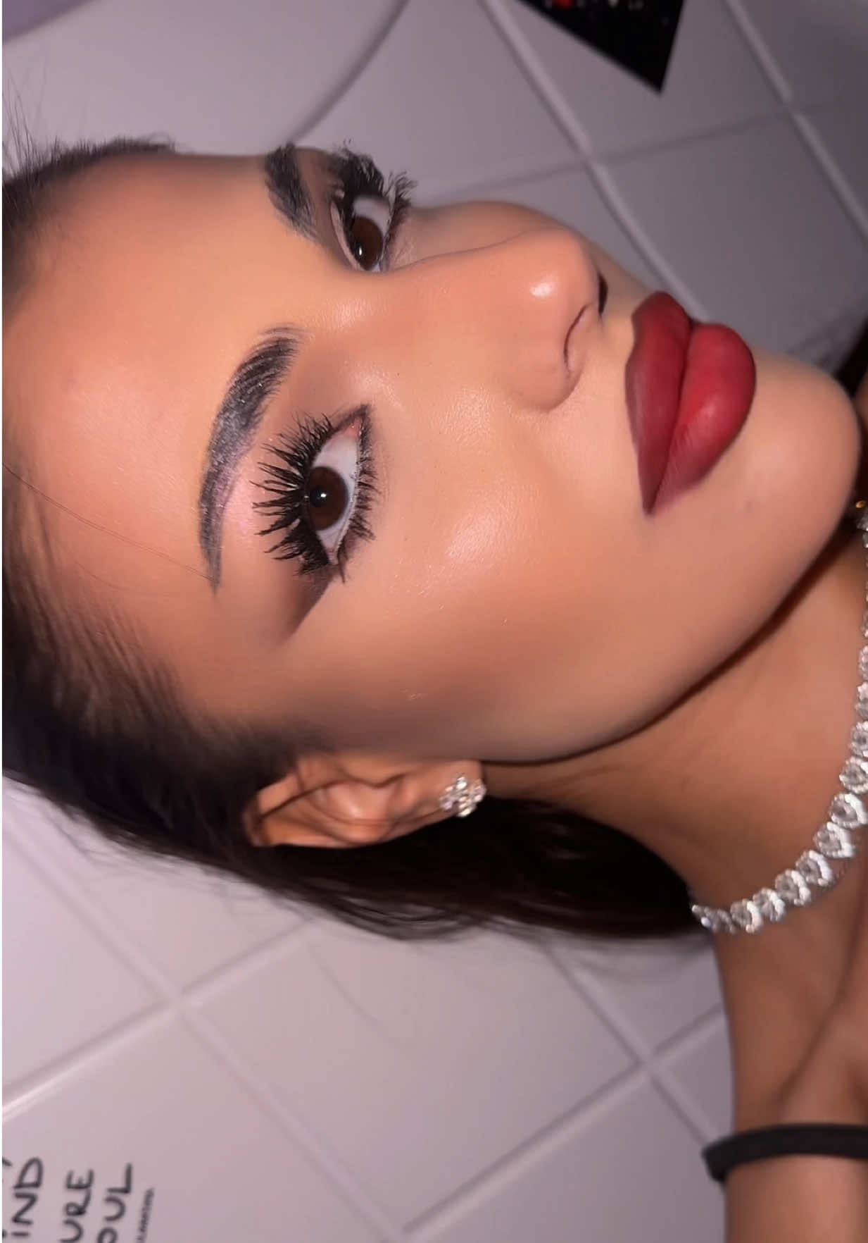 @Raya Petrova | Makeup Artist