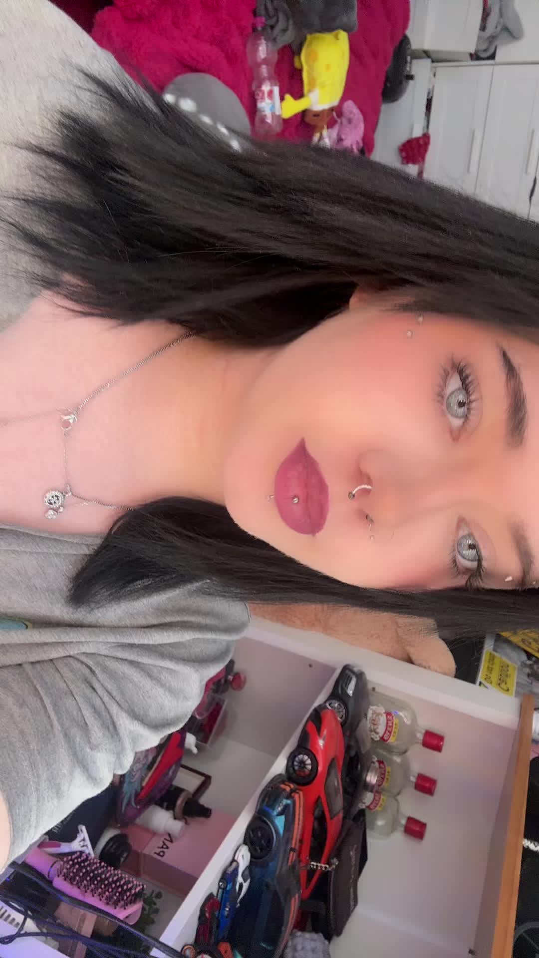 @️