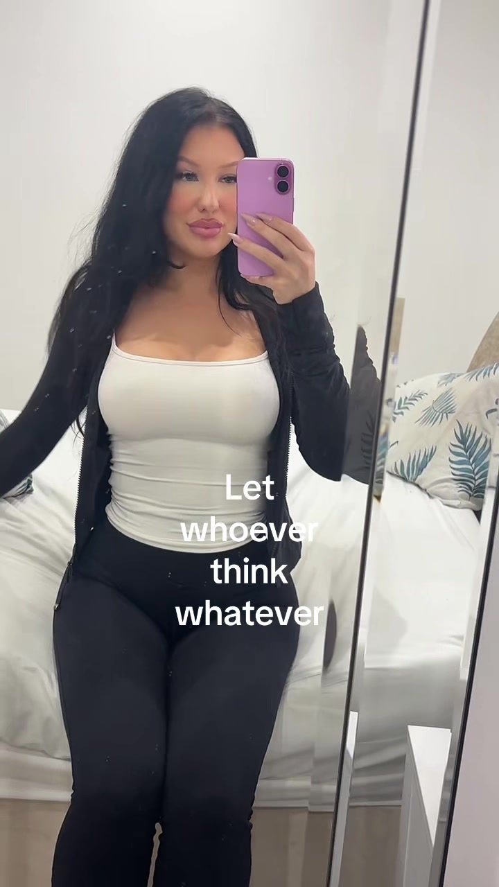 @ellaxo