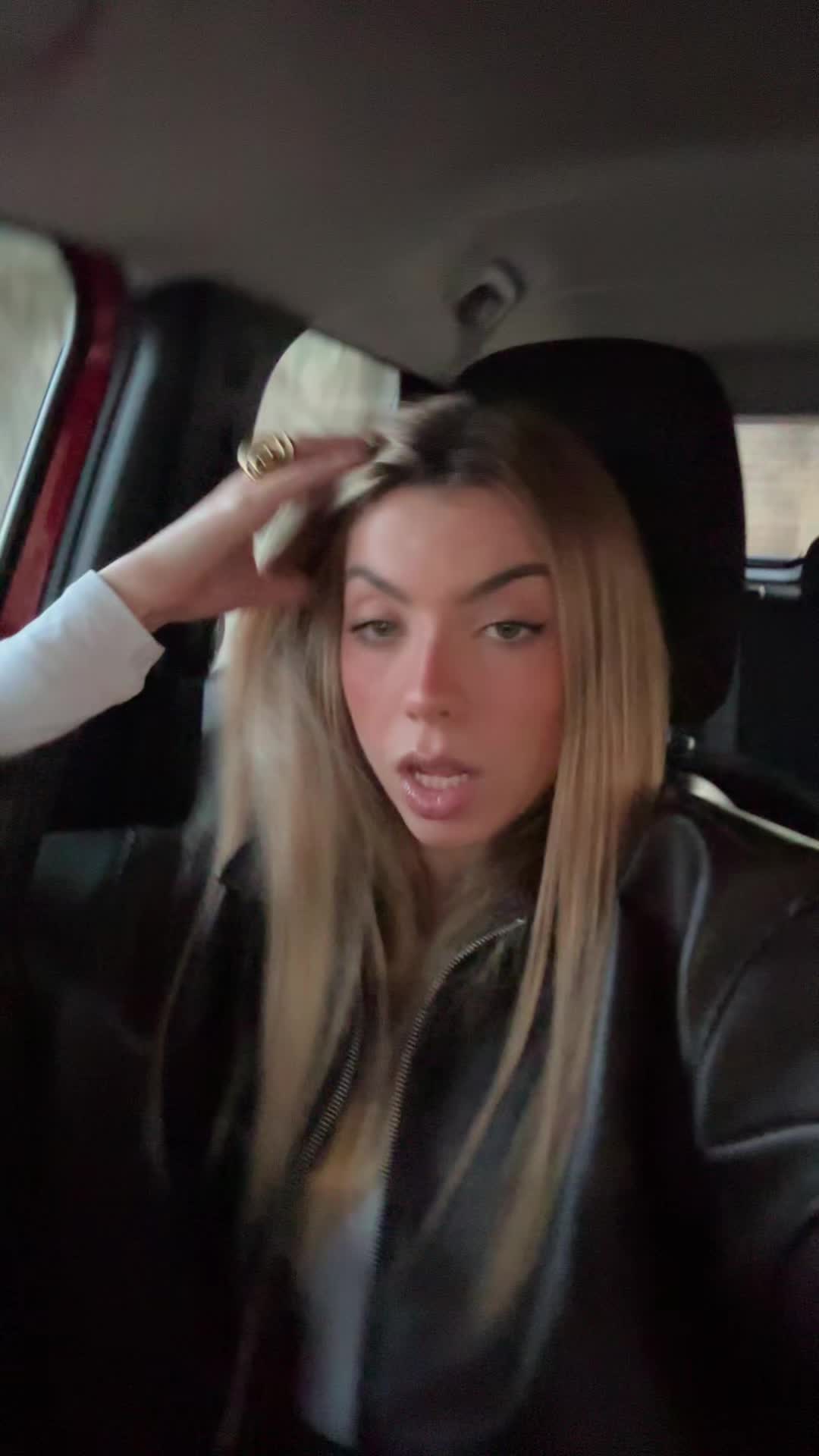 @juliaa_tiradoo
