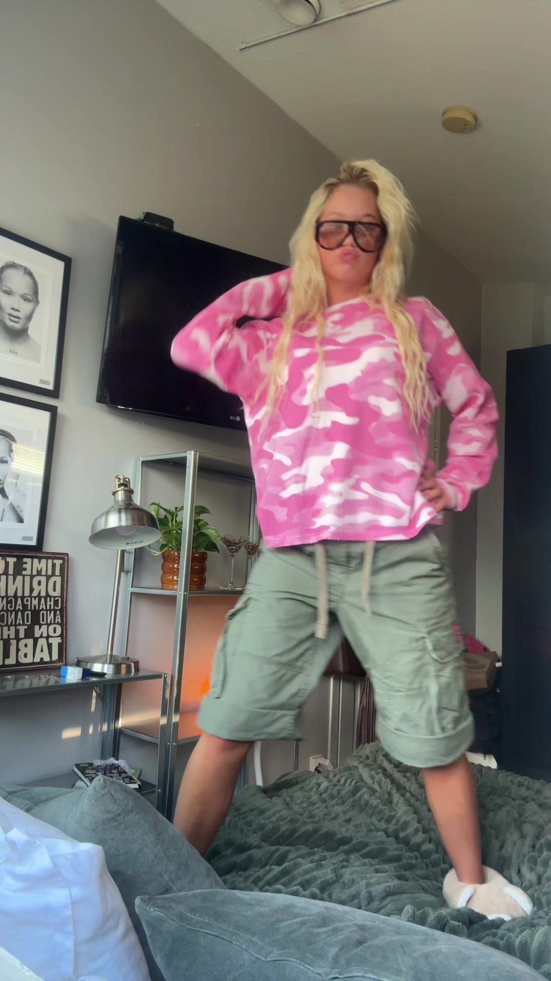 @Ella