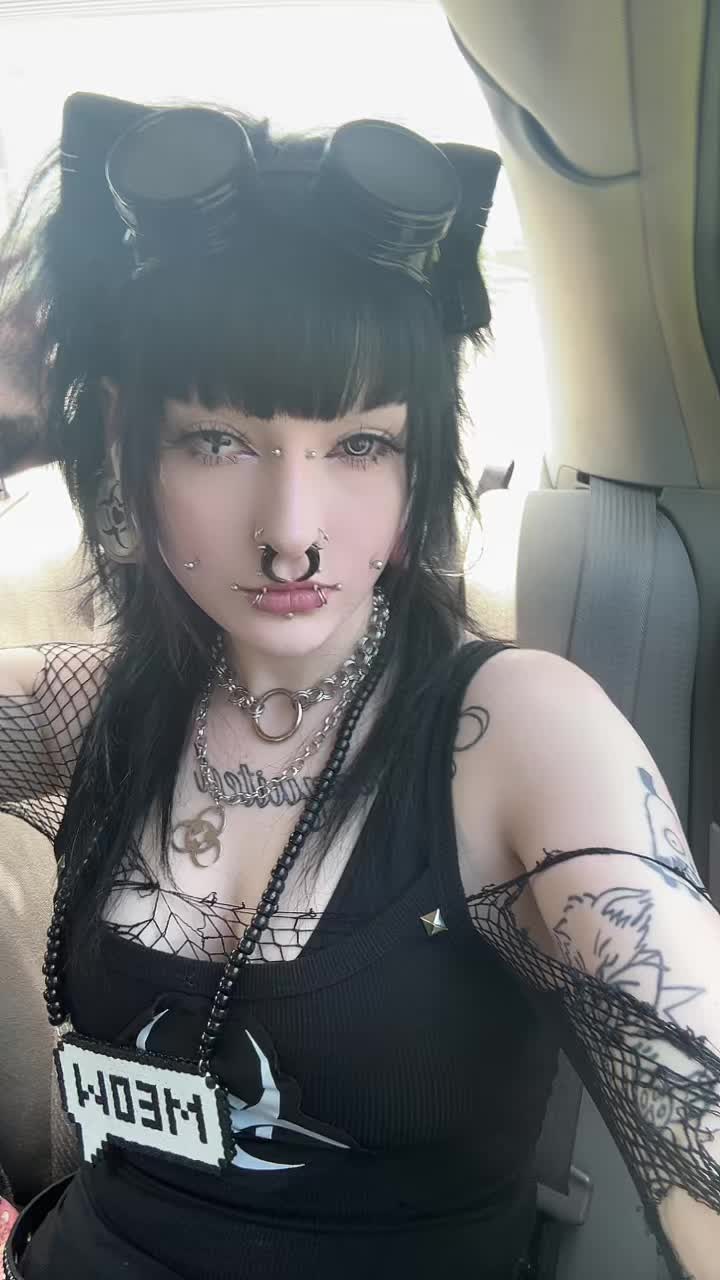 @audreysaysmeow