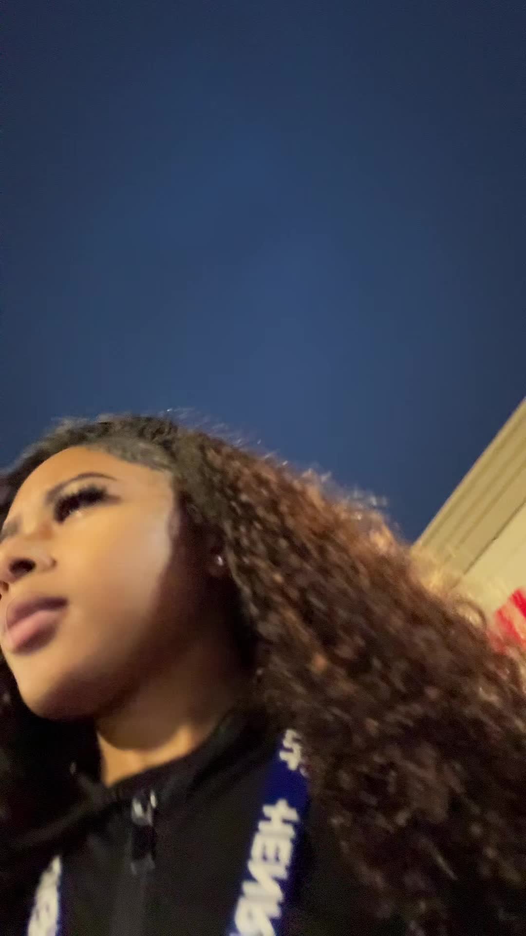 @Mia