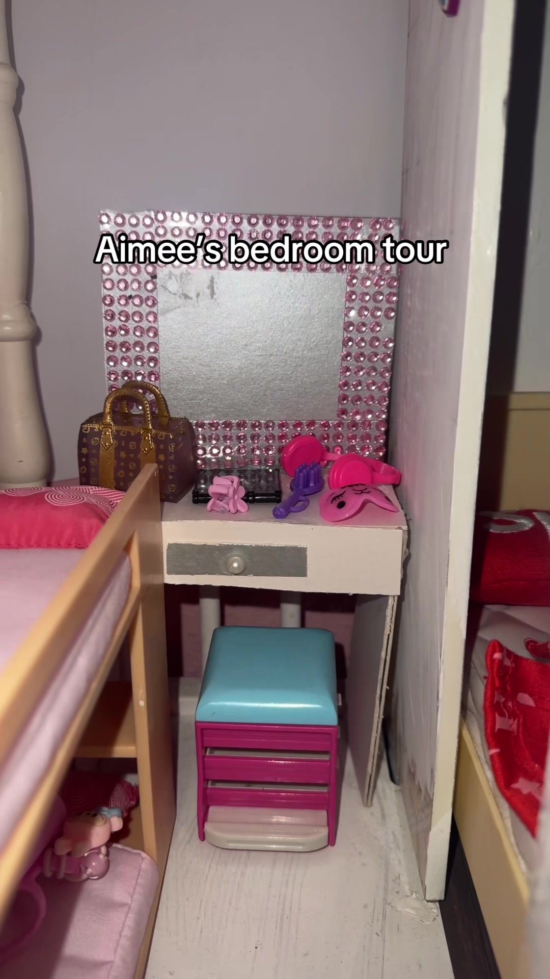 @diversedollhouse