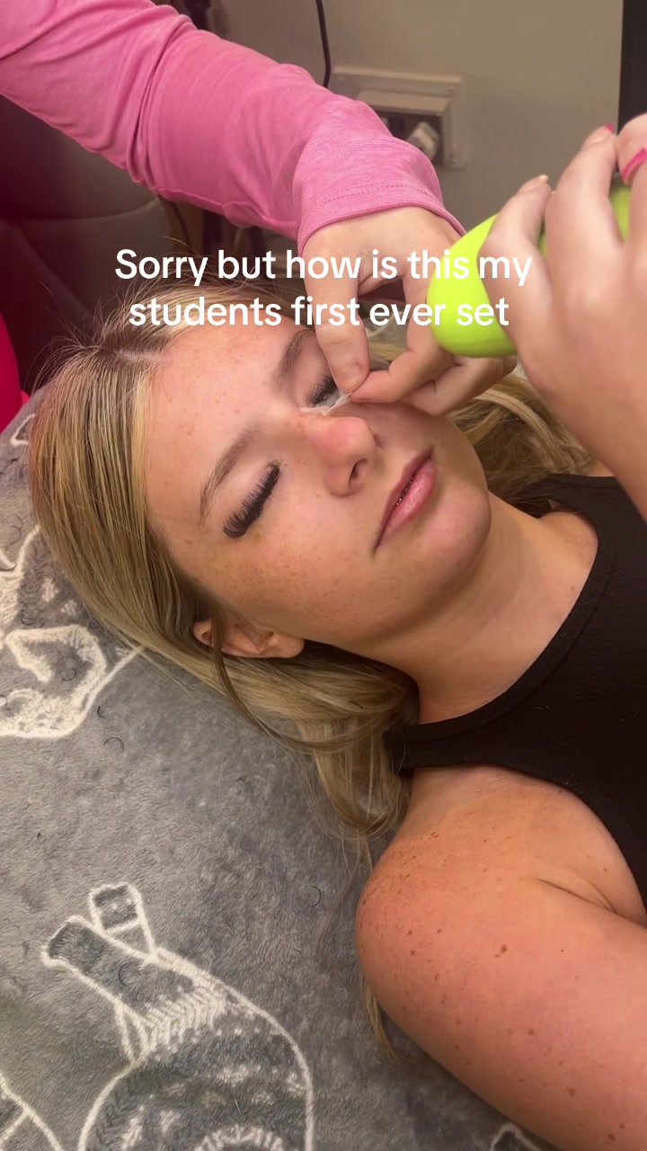 @BY CHLO&Eacute; &mdash; ONLINE LASH COURSES