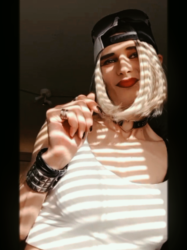 @Lina_crosses