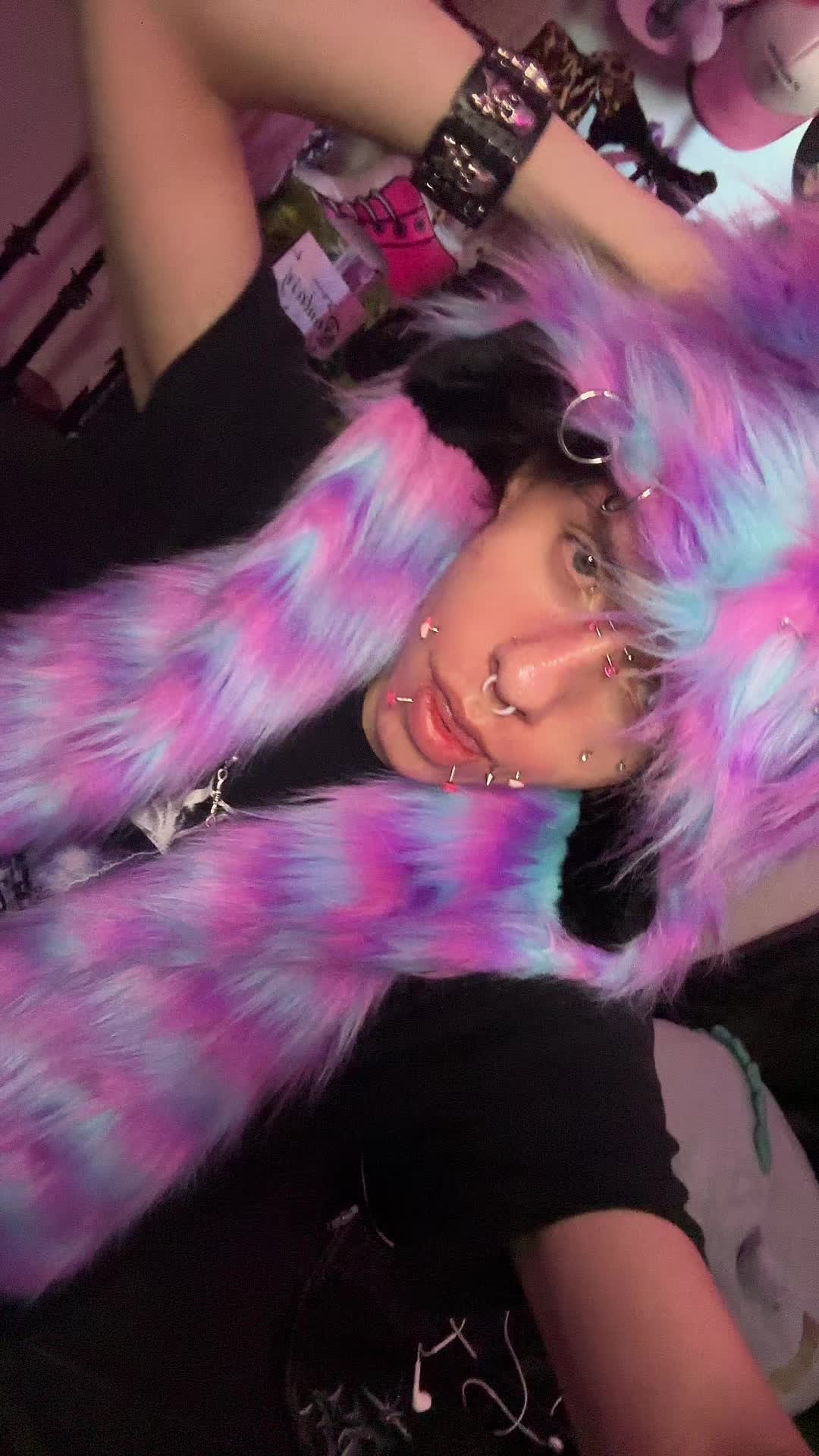 @Delululicious_