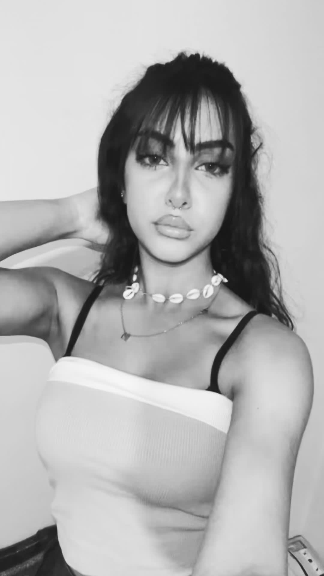 @heliiawi._