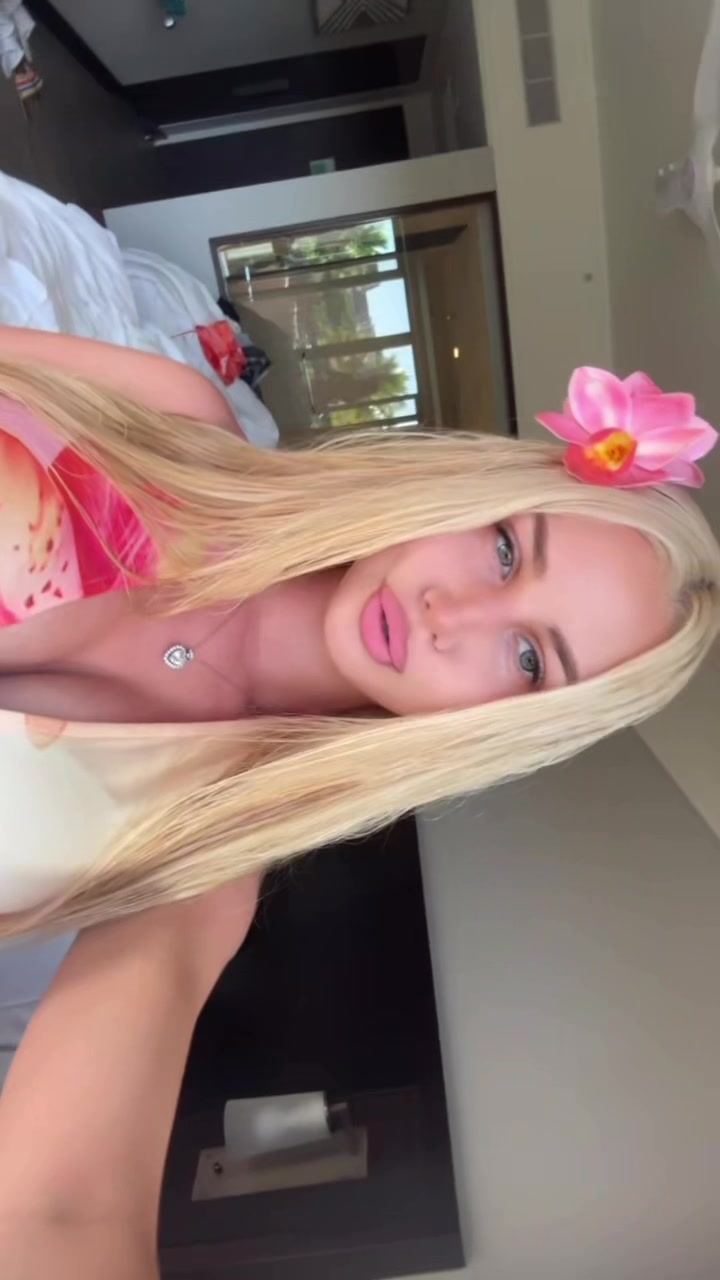 @🐰