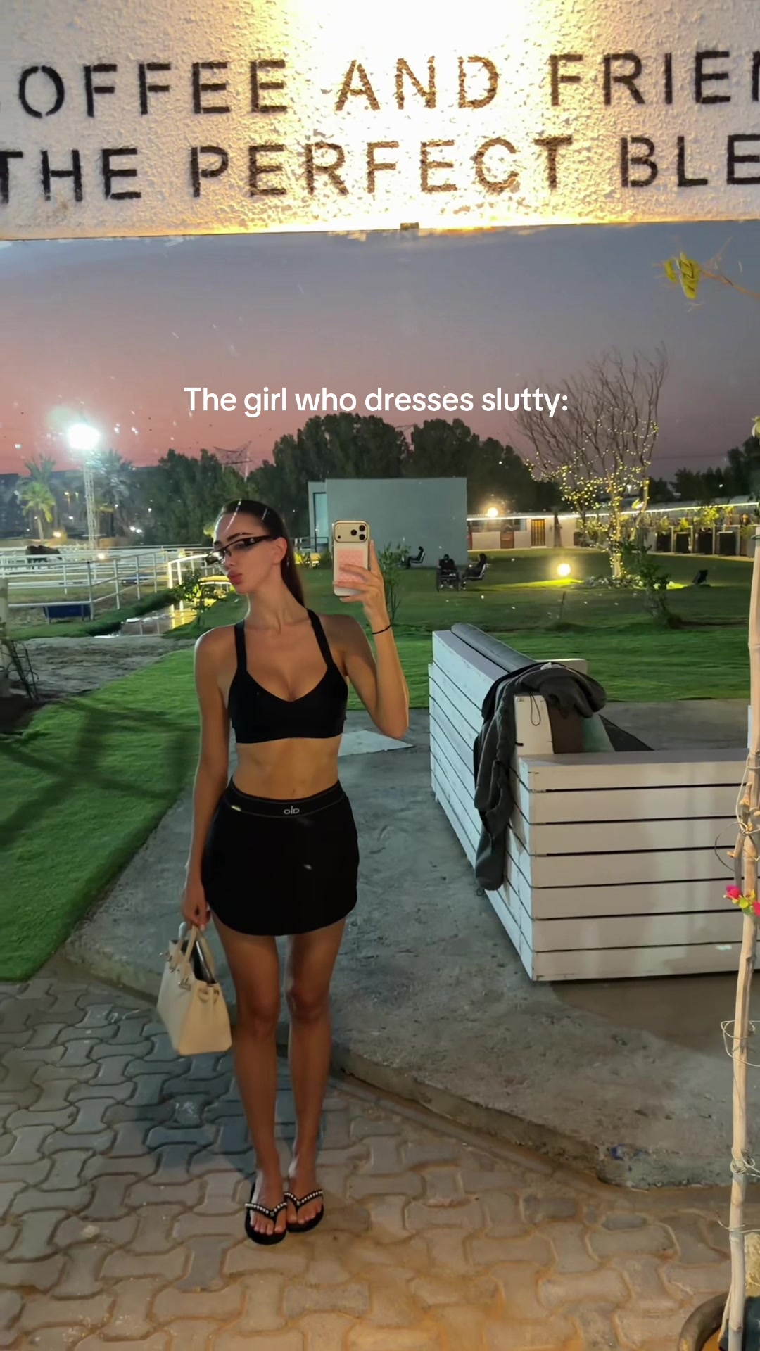 @emilyrosejonesx