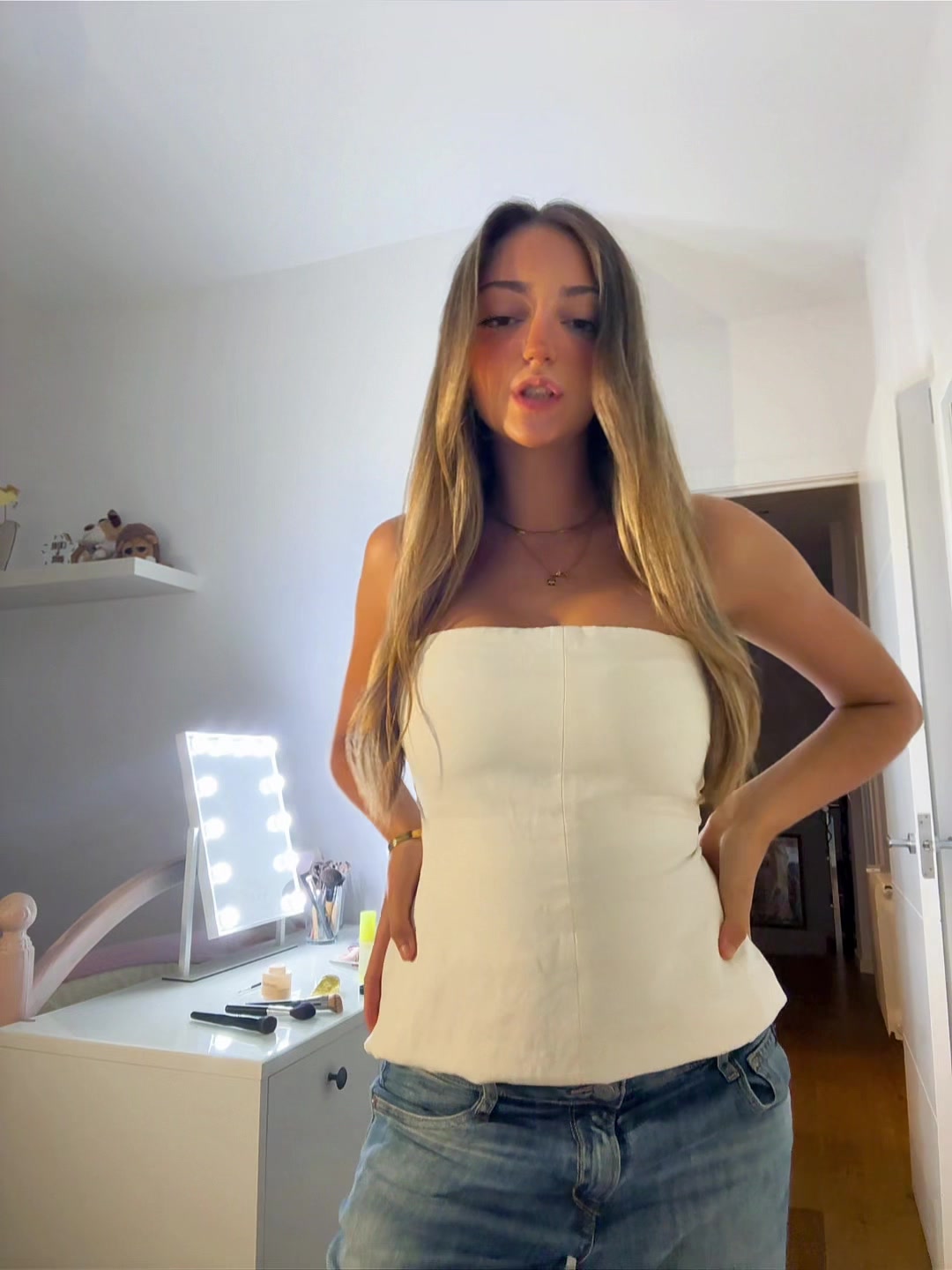 @chloediez_