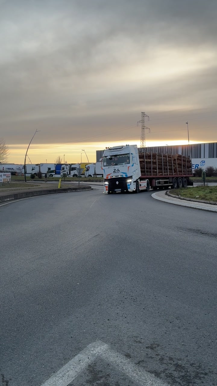 @Truckspoteur91🚨🚨🚛