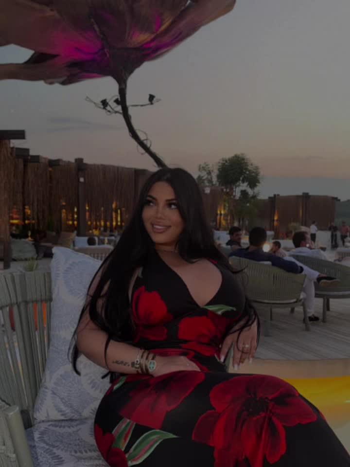 @Monica Valentina