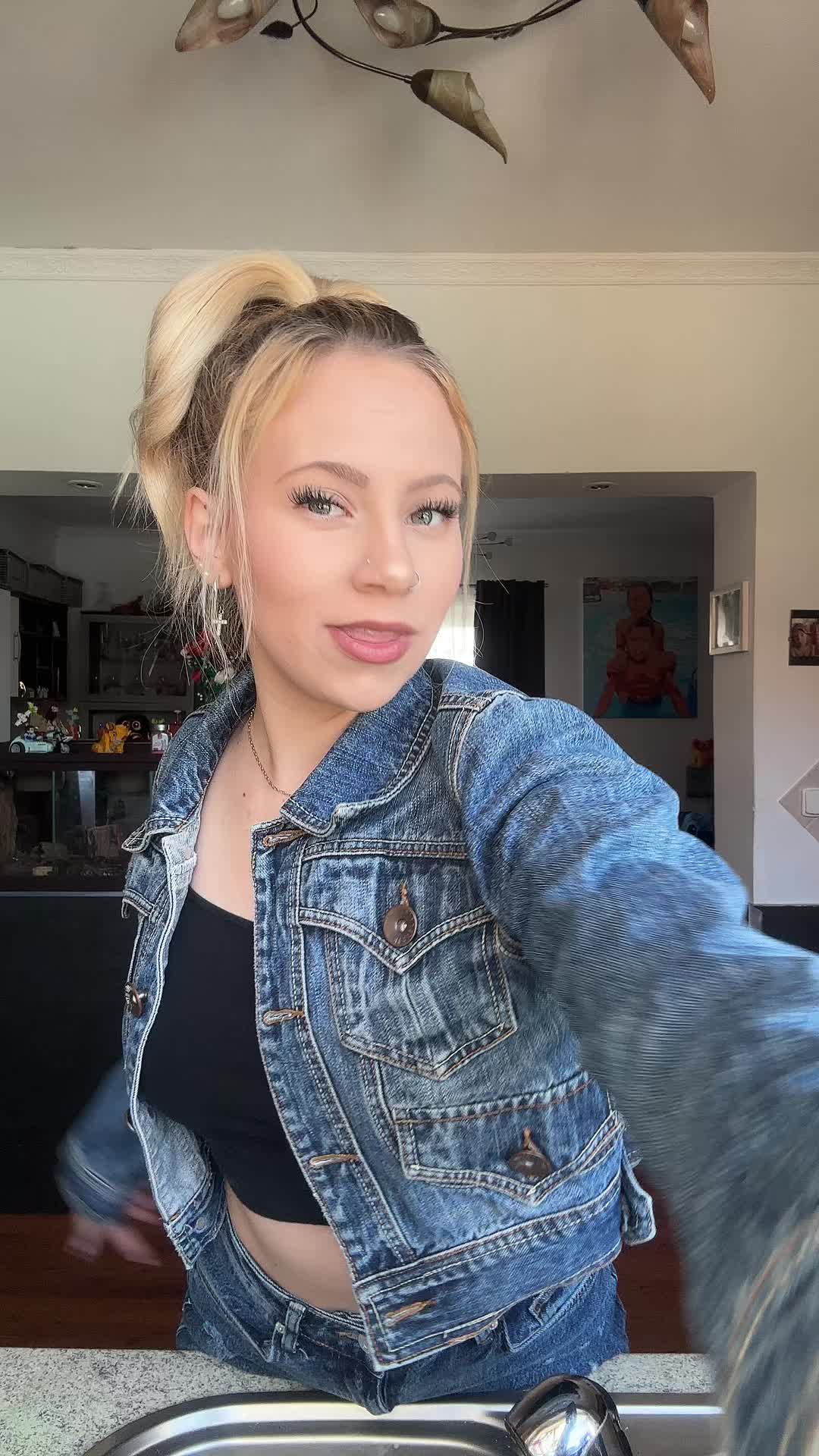 @minibickos