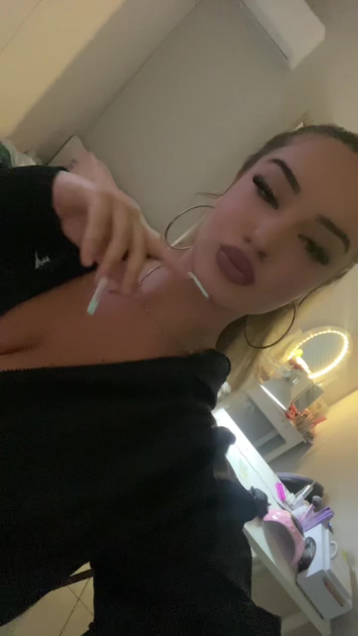 @𝒩