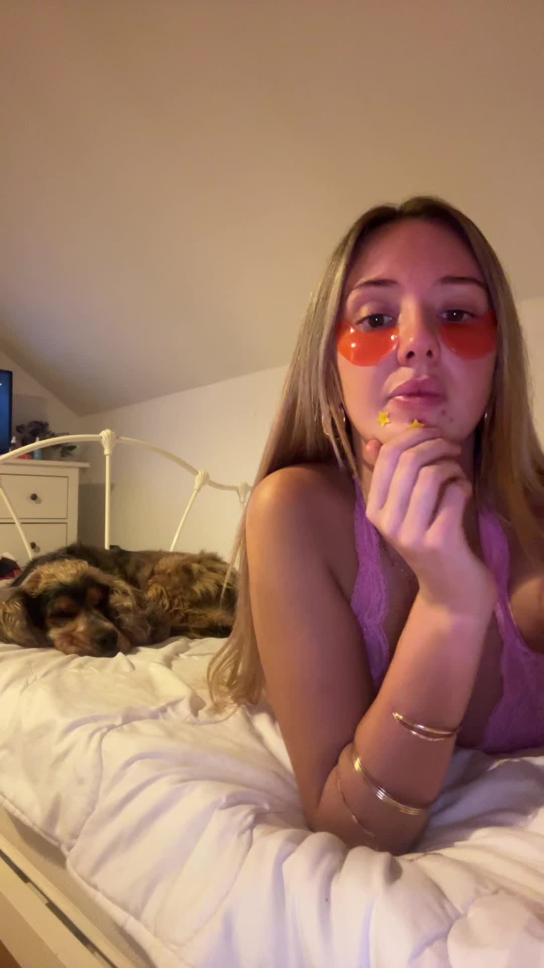 @izzigshore