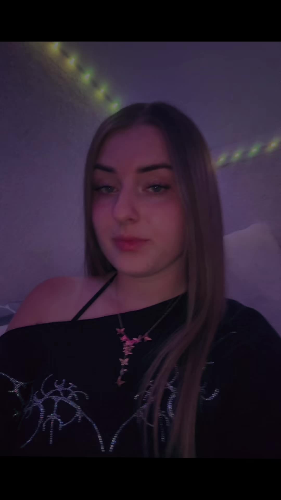 @nikole..v