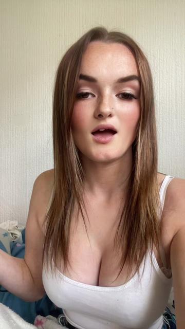 @Caitlin💋