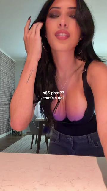 @Elle B