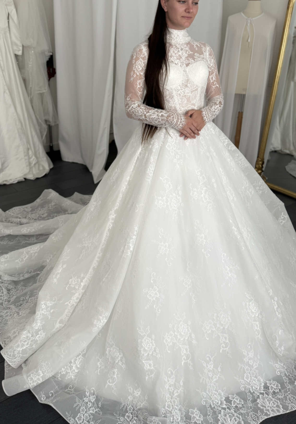 @MyLuxuryDresses