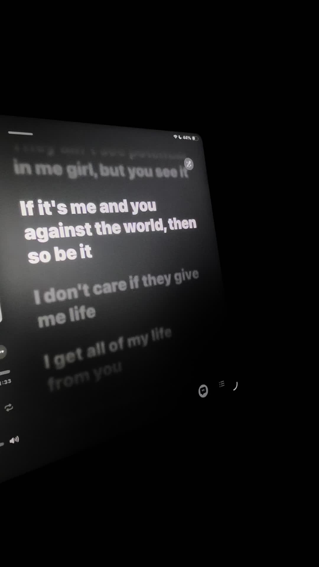 @🎧