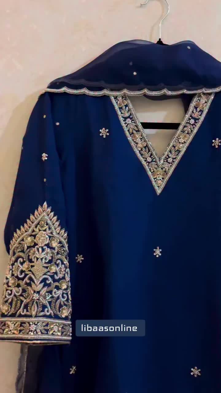 @ਲਿਬਾਸ by ਕੌਰ