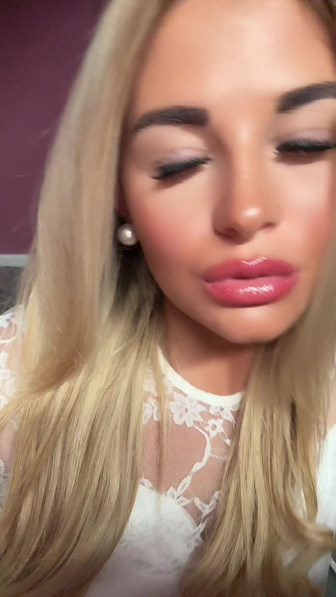 @siennaellex