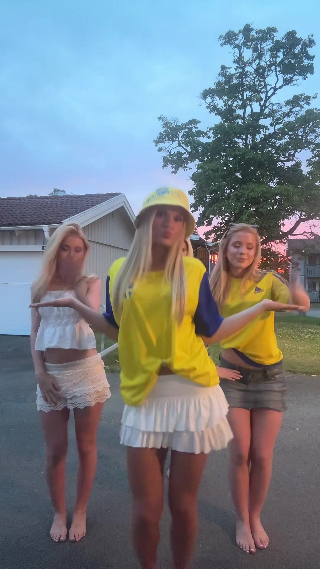 @😜👯♀️🤩