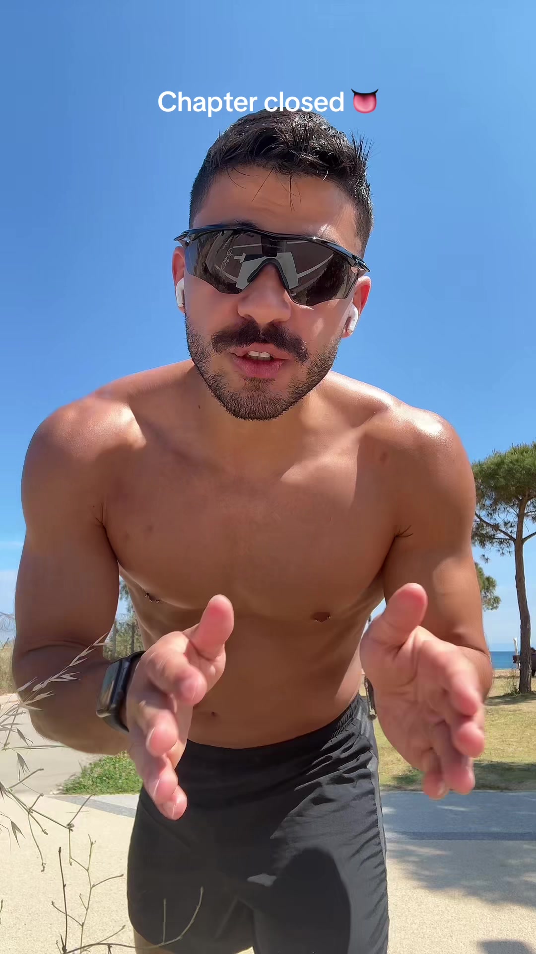 @nikosgiann_