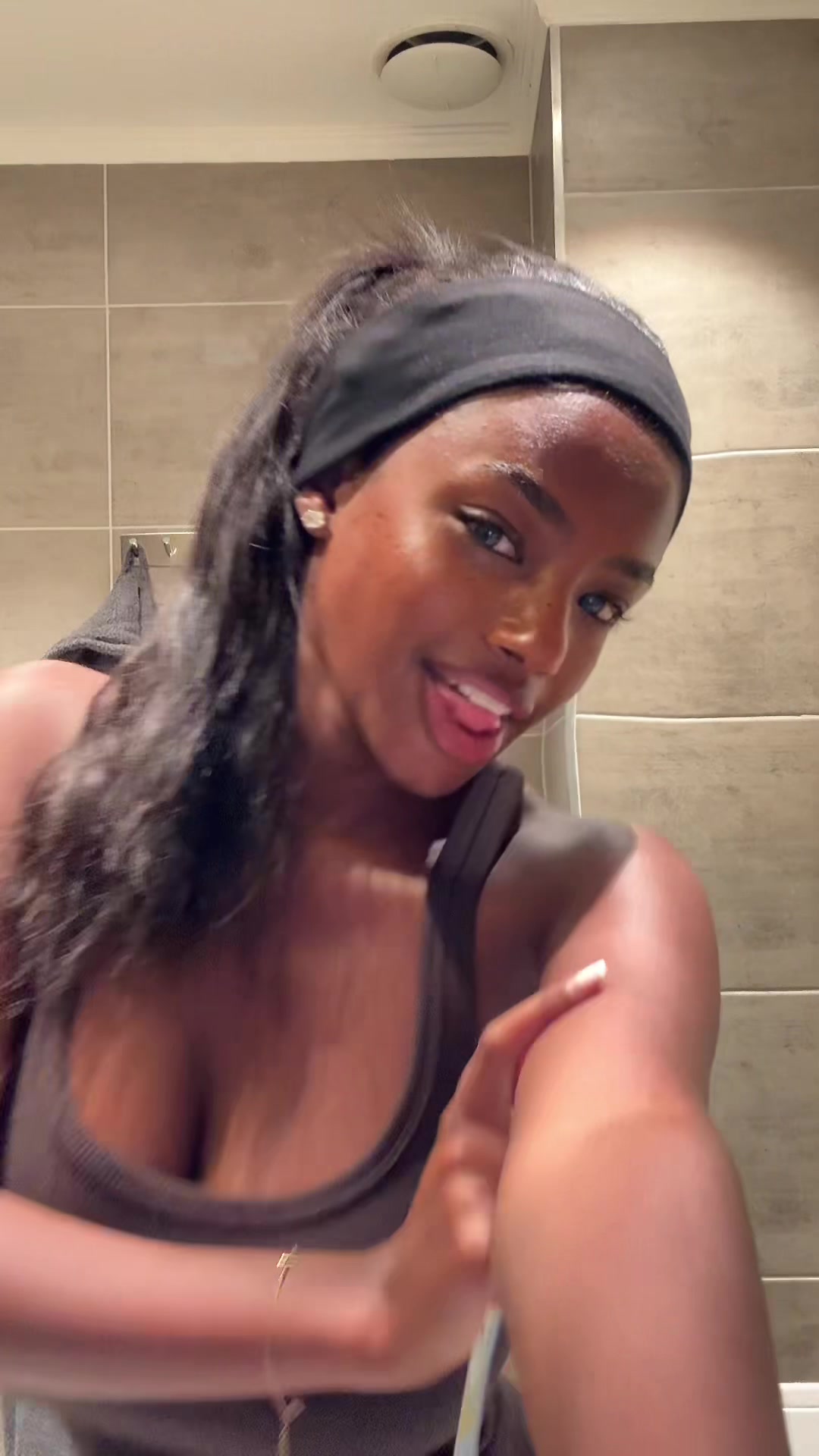 @T