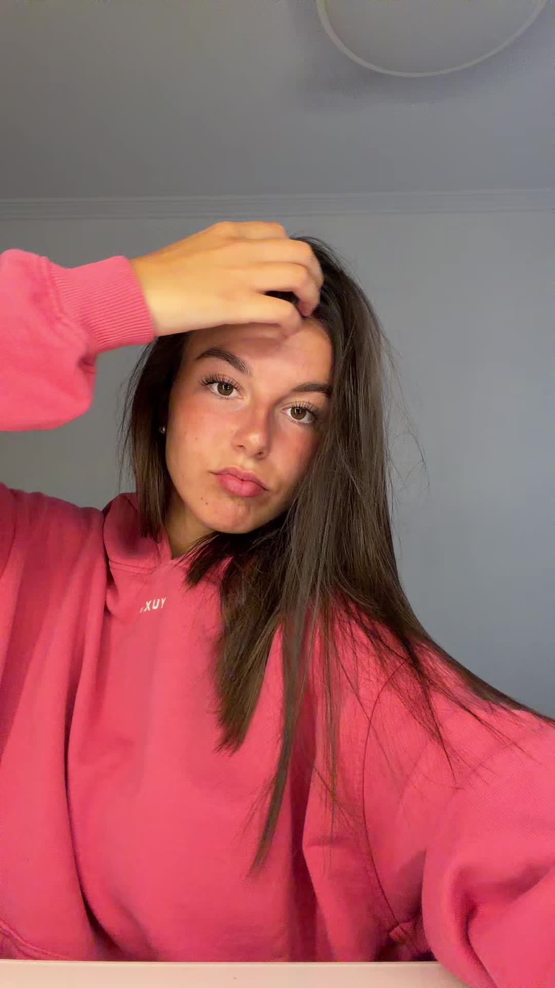 @𝚐𝚕𝚘𝚛𝚒𝚒𝚊