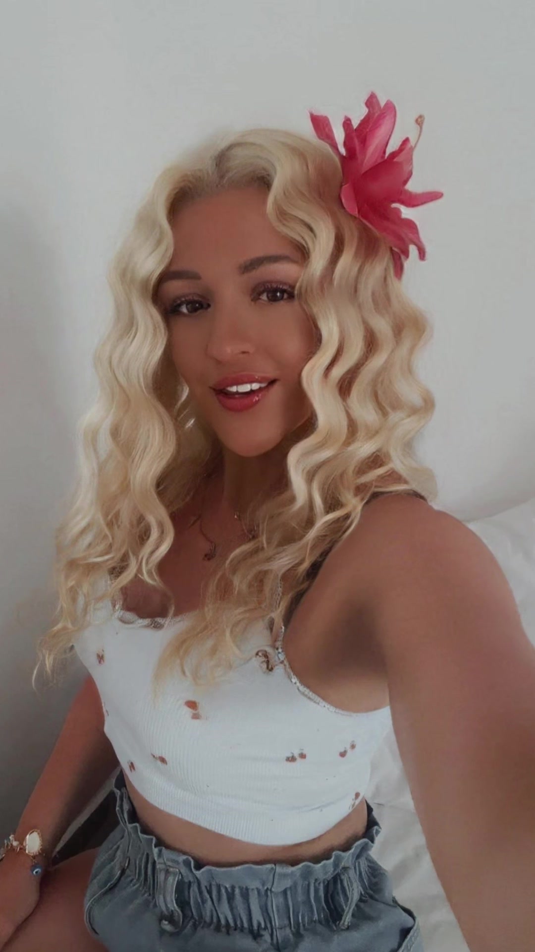 @xholliexb