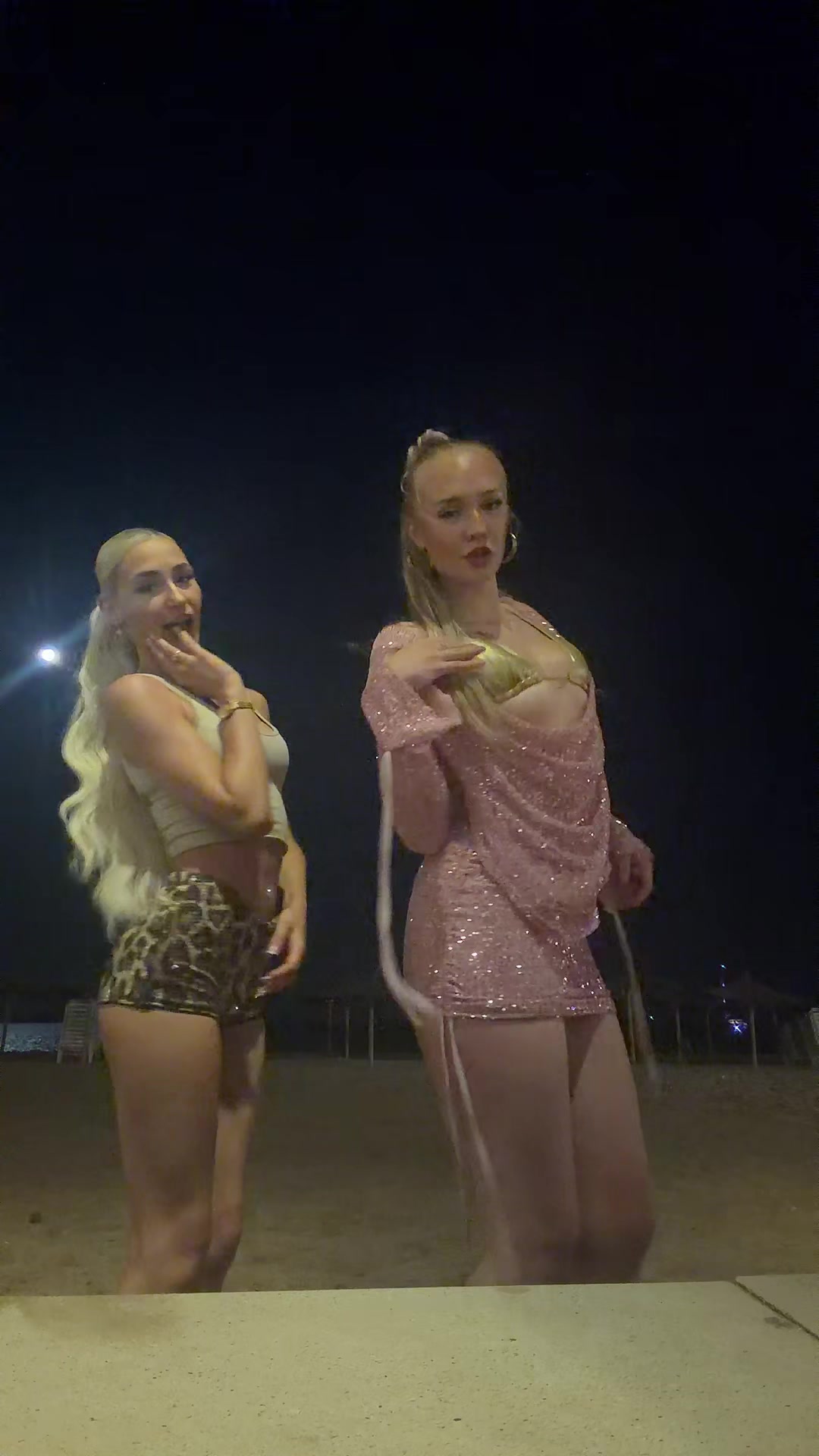 @xosezzyxo