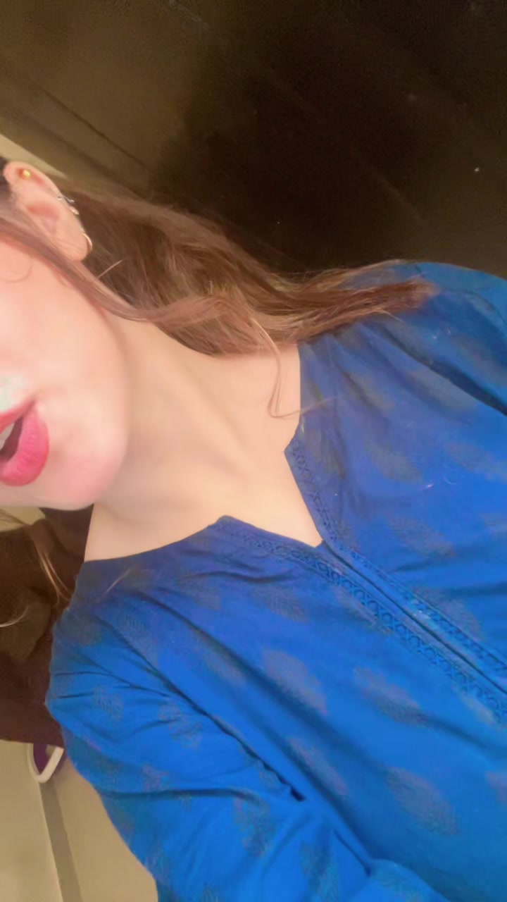 @SafeenaQueen