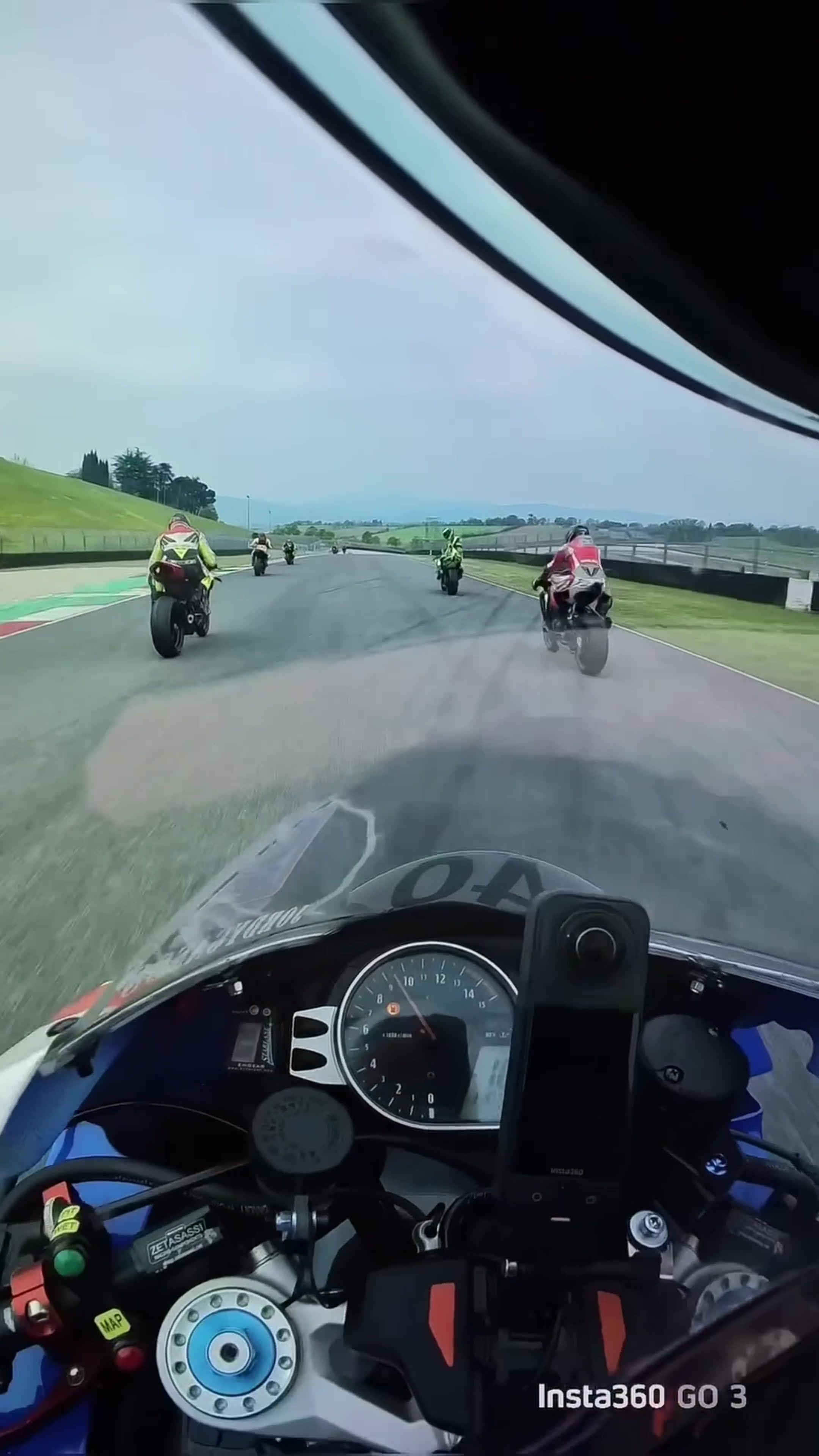 @Tutti Pazzi Per La Pista