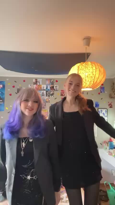 @Juni💙🍒🚀🐼🎶