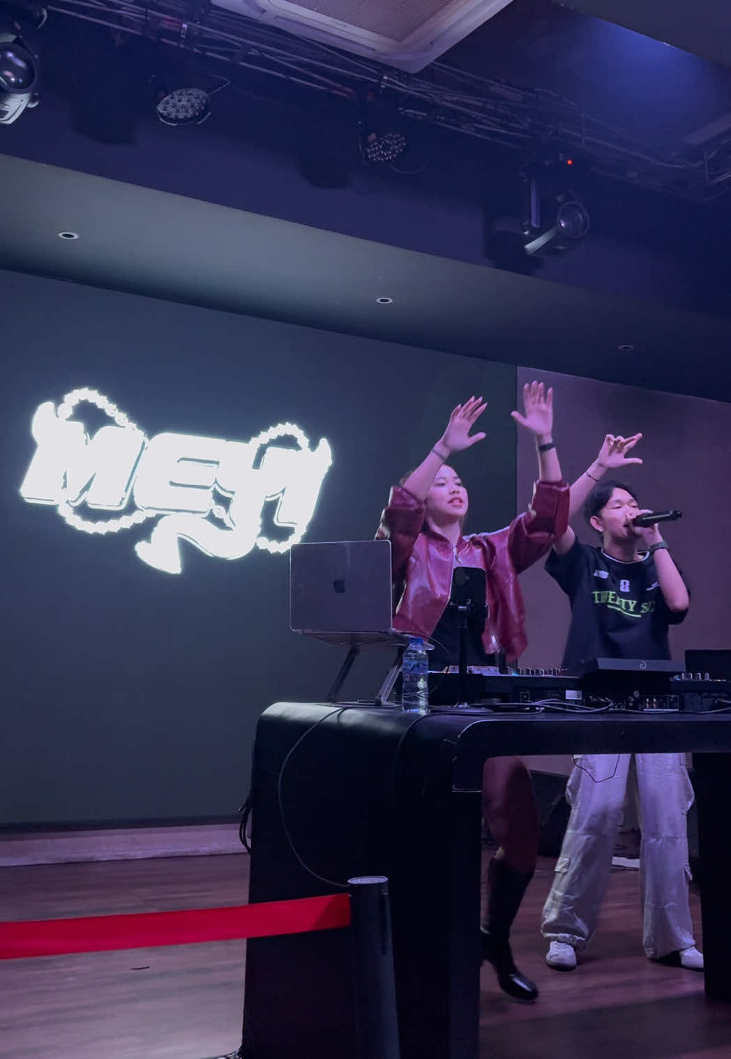 @Dj Meyi