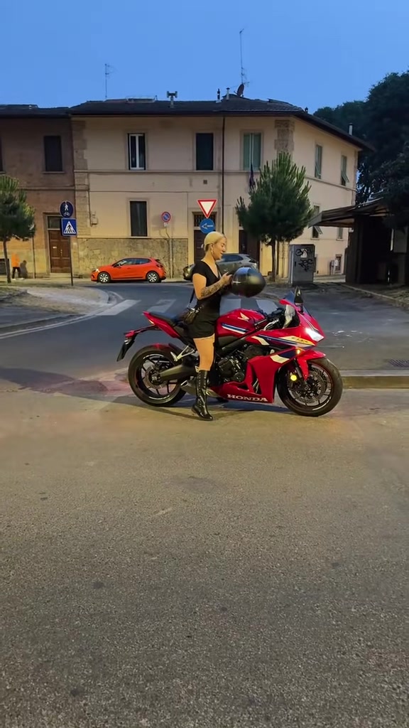 @Ela _entela