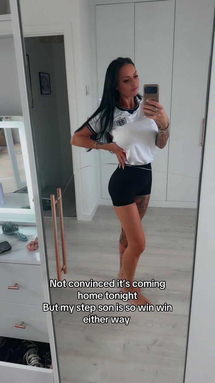 @thekerrylouise_