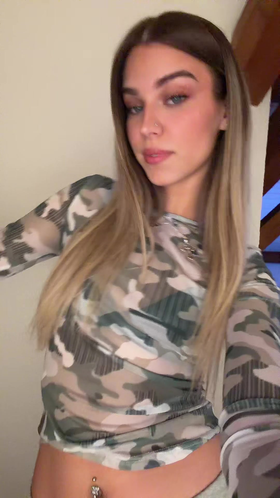 @⃟