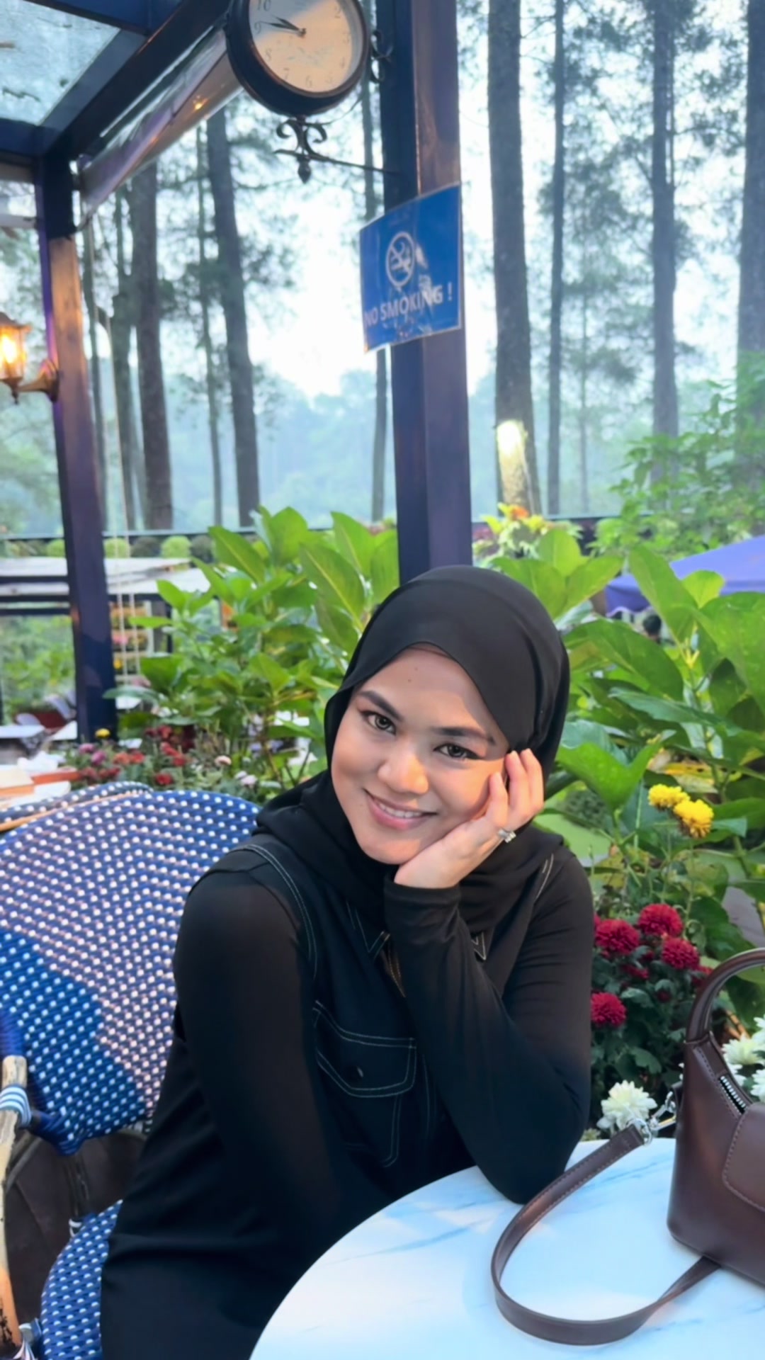 @deeyarazali