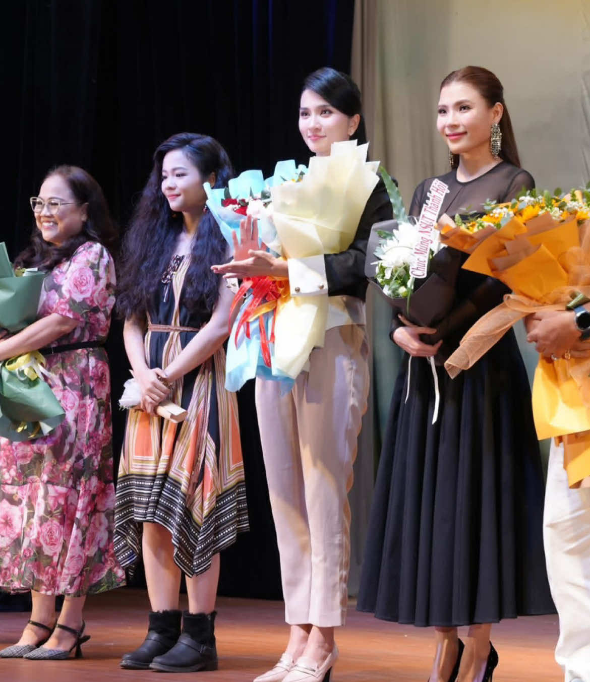 @Chiếc fan mới nhú