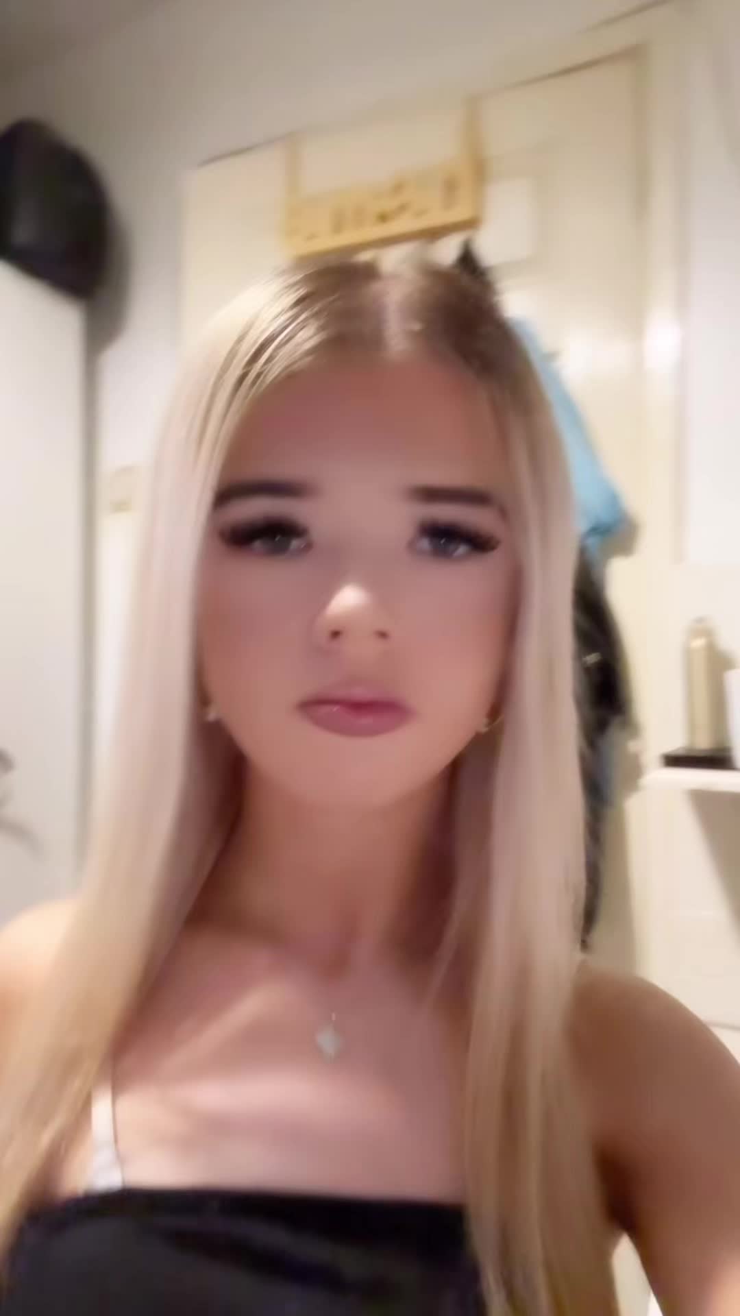 @👸🏼