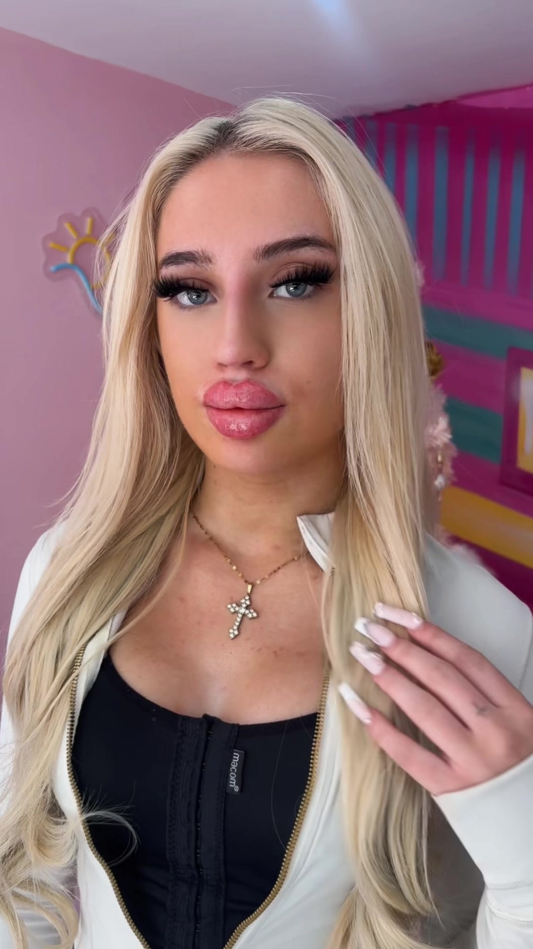 @Esmeralda Aesthetics